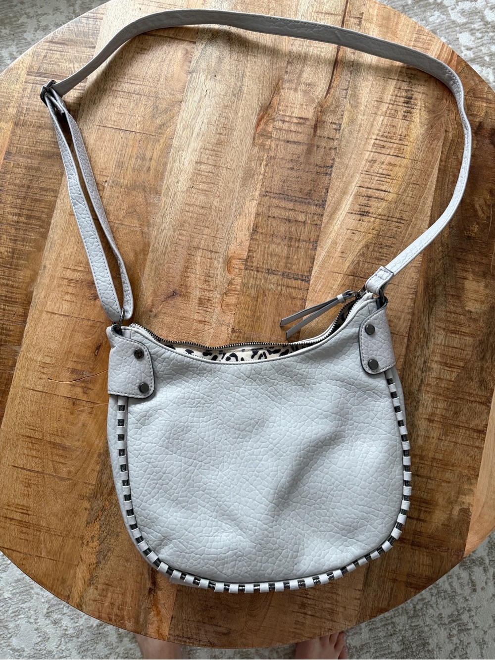 Jessica Simpson White Textured Crossbody Bag with Leopard Lining